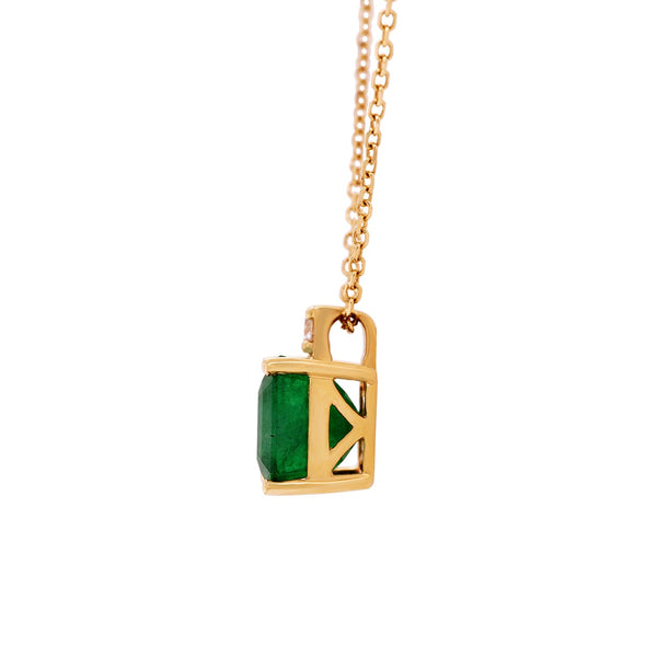 3.15ct Emerald pendant with 0.05tct diamonds set in 14K yellow gold