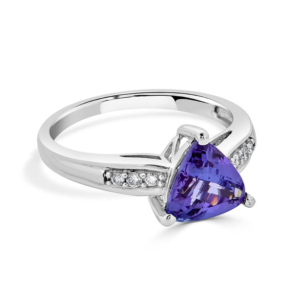 1.81ct Tanzanite ring with 0.07tct diamonds set in1 4K white gold