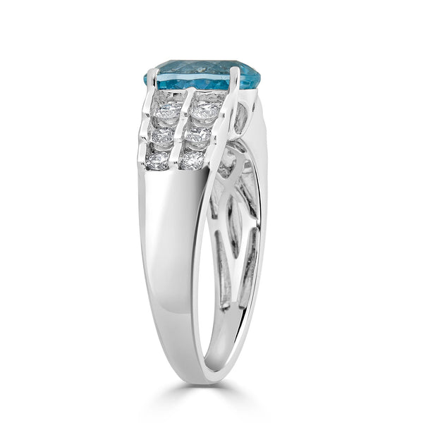 1.75ct Aquamarine ring with 0.35tct diamonds set in 14K white gold