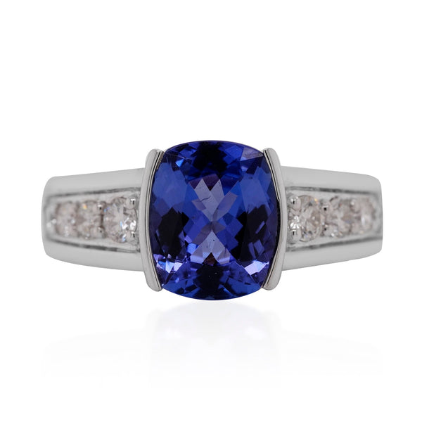 3.27ct Tanzanite ring with 0.54tct dimonds set in 14K white gold