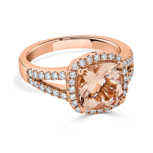 2.60ct Morganite ring with 0.50tct diamonds set in 14K rose gold