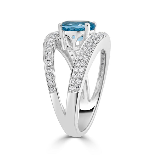 1.23ct Aquamarine ring with 0.57tct diamonds set in 14K white gold