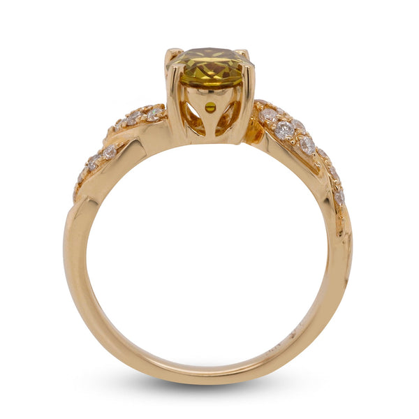 1.72ct Sapphire ring with 0.26tct Diamond accents set in 14K yellow gold