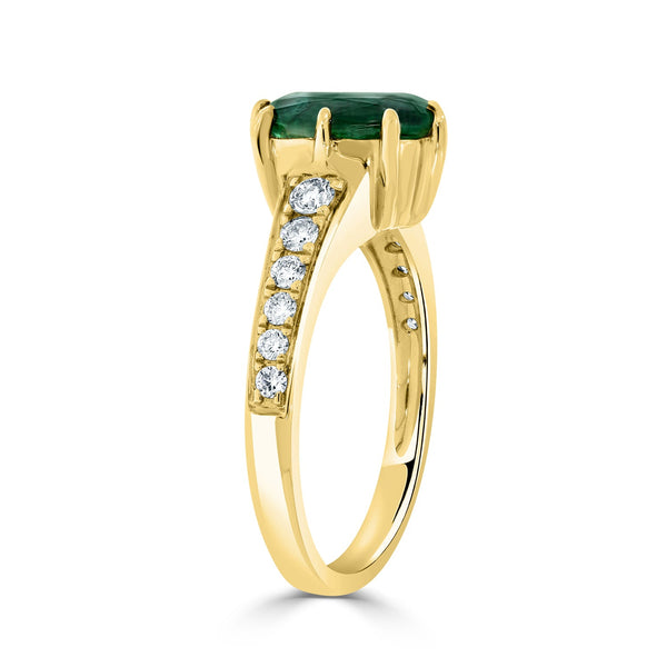 1.71ct Emerald ring with diamonds set in 14kt yelllow gold