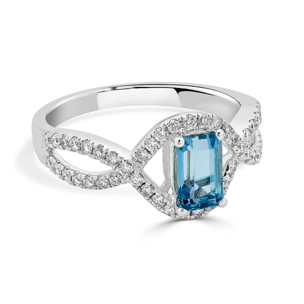 0.80ct Aquamarine ring with 0.40tct diamonds set in 14K white gold