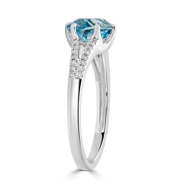 1.57ct Aquamarine ring with 0.11tct diamonds set in 14K white gold