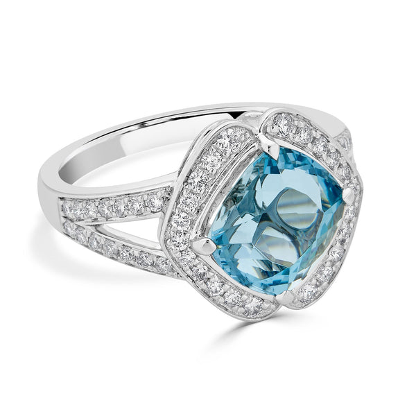 3.27ct Aquamarine ring with 0.42tct diamonds set in 14K white gold