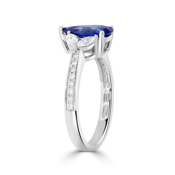 1.57ct Sapphire Ring with 0.44tct Diamonds set in 14K White Gold