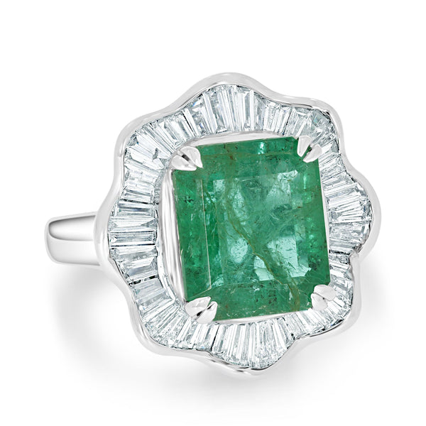 4.60ct Emerald Rings with 0.83tct diamonds set in 14kt white gold