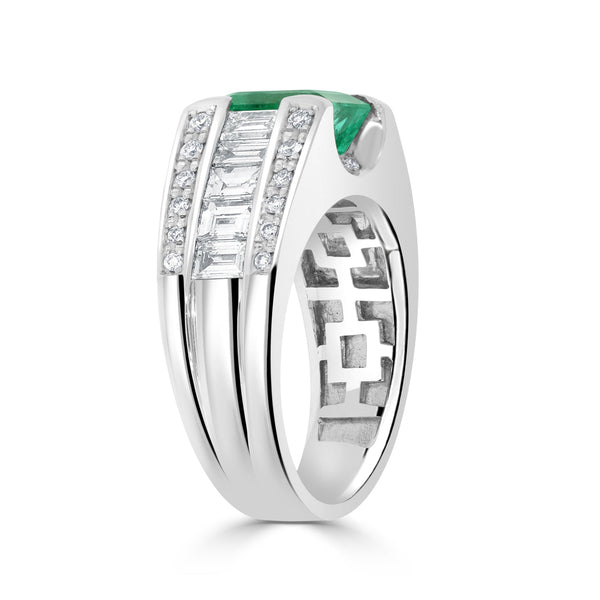 2.23ct Emerald Ring with 1.22tct Diamonds set in 900 Platinum