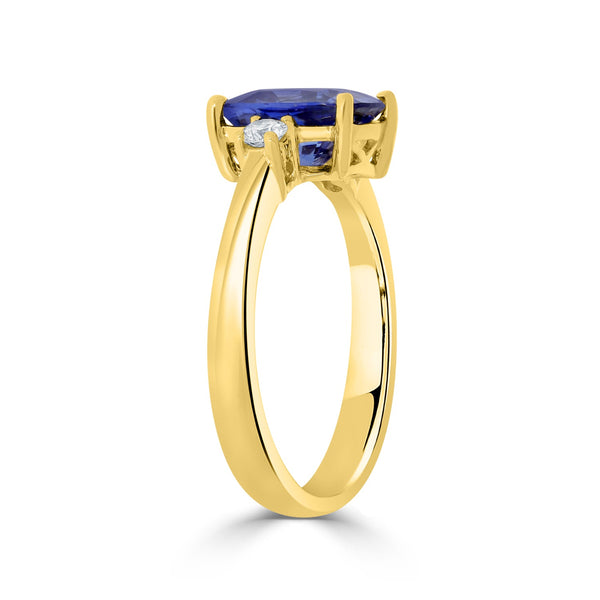 2.39ct Sapphire Ring with 0.15tct Diamonds set in 14K Yellow Gold