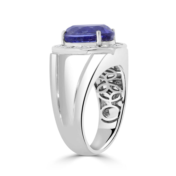 8.26Ct Tanzanite Ring With 0.85Tct Diamonds Set In 14K White Gold