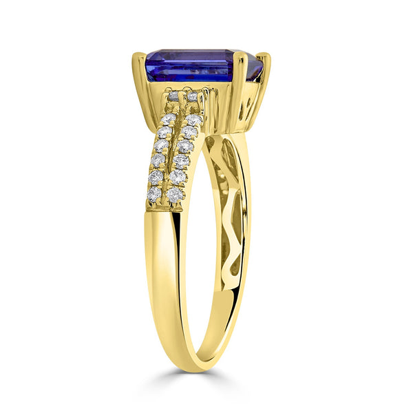 2.30ct Tanzanite ring with 0.24tct diamonds set in 14K yellow gold