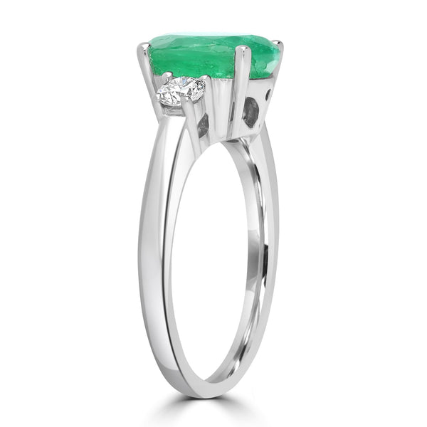 2.47ct   Emerald Rings with 0.31tct Diamond set in 14K White Gold