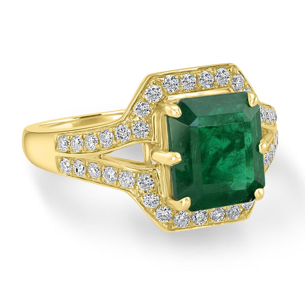 3.13ct Emerald Ring with 0.49tct Diamonds set in 14K Yellow Gold