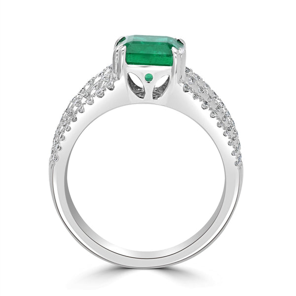 2.2ct Emerald Ring with 0.64tct Diamonds set in 14K White Gold