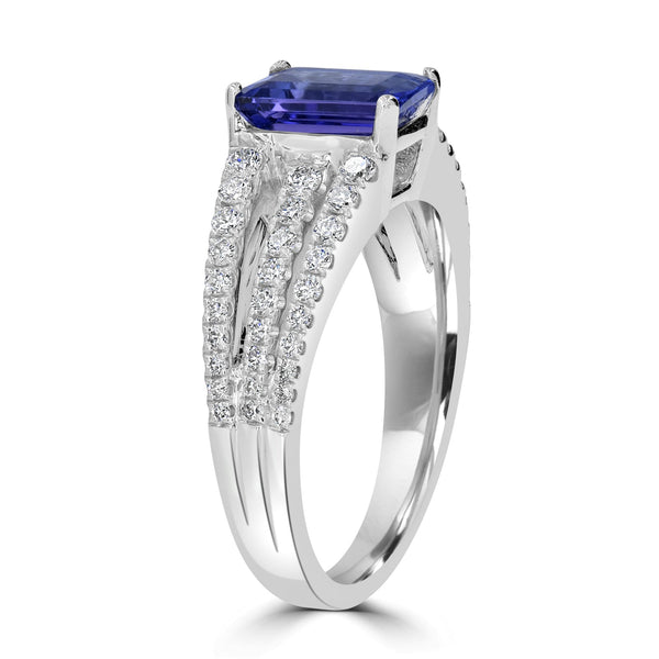 1.52ct Tanzanite Ring with 0.53tct Diamonds set in 14K White Gold