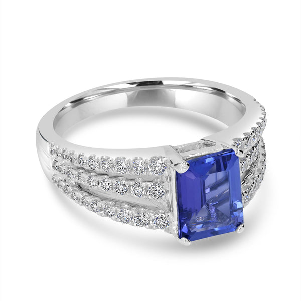 1.52ct Tanzanite Ring with 0.53tct Diamonds set in 14K White Gold