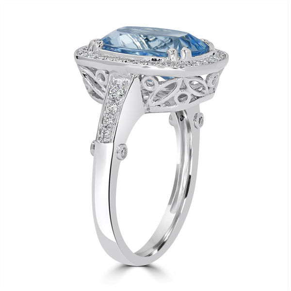 3.23ct Aquamarine Ring with 0.24tct Diamonds set in 14K White Gold