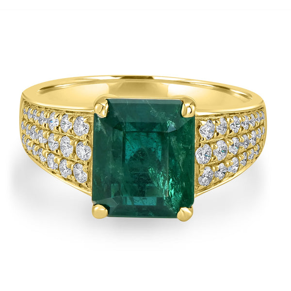 3.75ct Emerald Ring with 0.43tct Diamonds set in 14K Yellow Gold