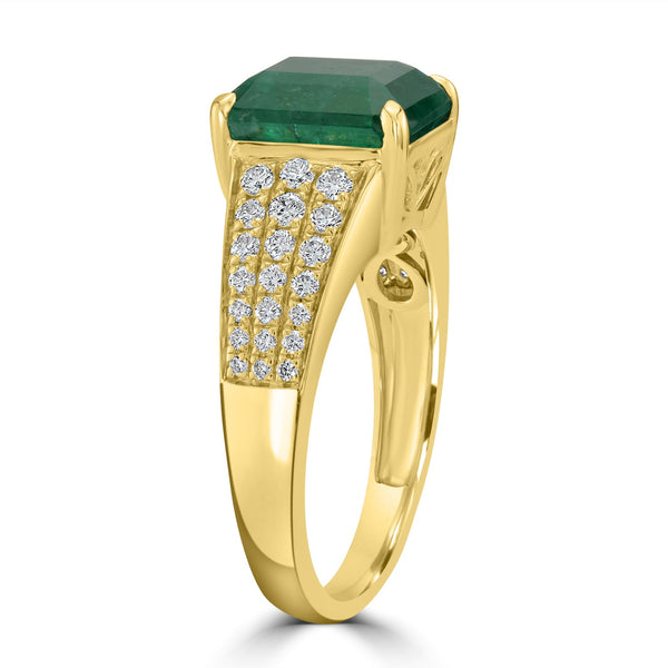 3.75ct Emerald Ring with 0.43tct Diamonds set in 14K Yellow Gold