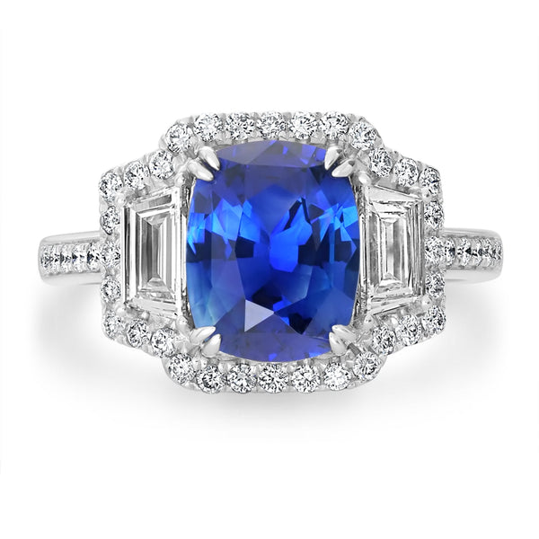 3.04ct Sapphire Ring with 0.88tct Diamonds set in 18K White Gold