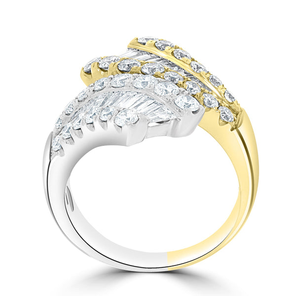 3.1tct Diamond Ring set in 18K White Gold